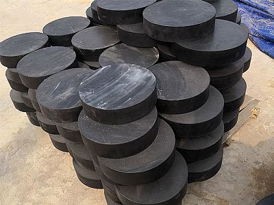三亚板式橡胶支座由若干层橡胶片与薄钢板经加压硫化